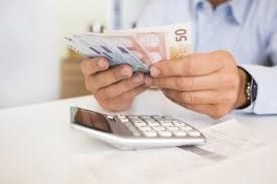Αύξηση κατώτατου μισθού: Αυτοί θα είναι οι νέοι μισθοί ανάλογα με την προϋπηρεσία